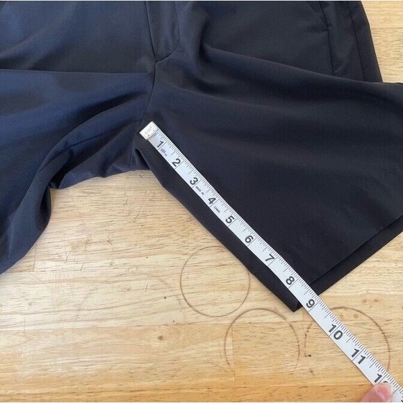 Athleta Tribeca 7" Bermuda Shorts Zip Pockets Black Stretchy Casual Commuting 4 - Picture 9 of 10